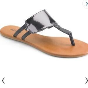 APT.9 Women's Metallic Thong Sandals Flip Flops Sandal Size M 8 NWT